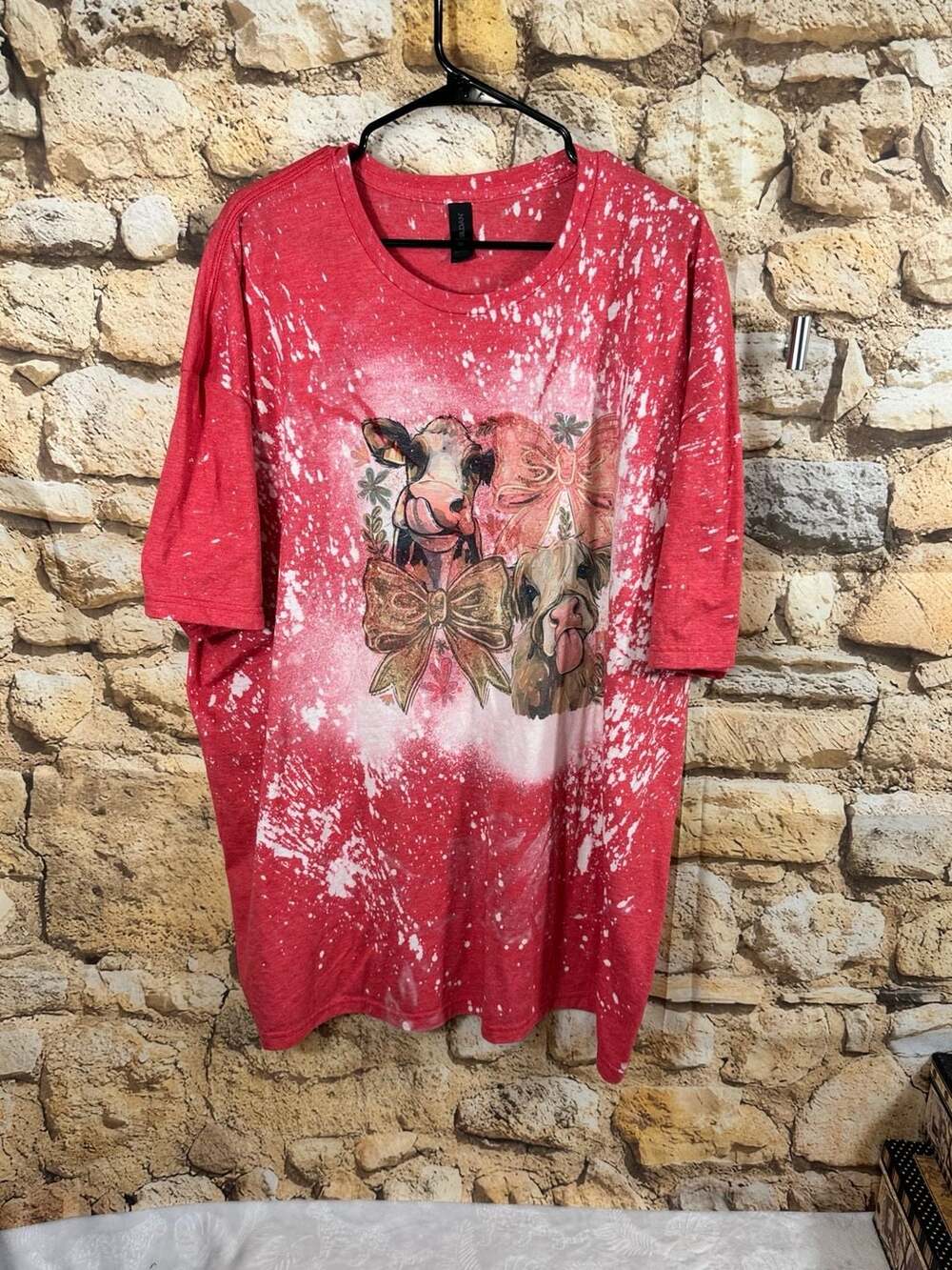 Gildan Graphic T-Shirt Size 4XL Red Bleached Cow Bow